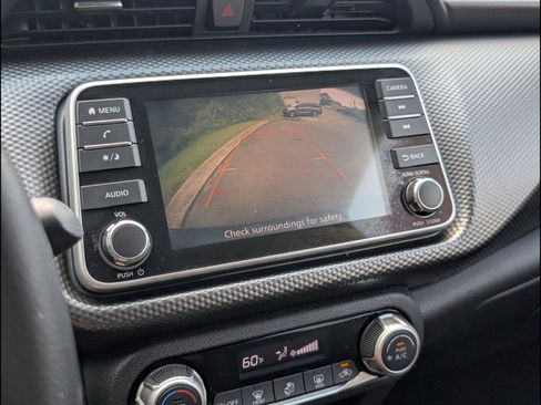 Used 2019 Nissan Kicks SV FWD image 11