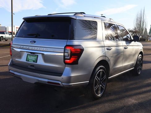 Used 2024 Ford Expedition Platinum image 7