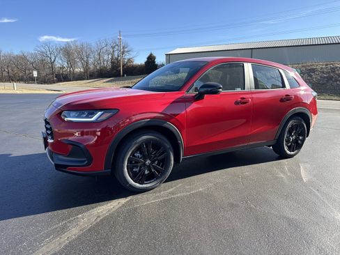 New 2026 Honda HR-V Sport image 2