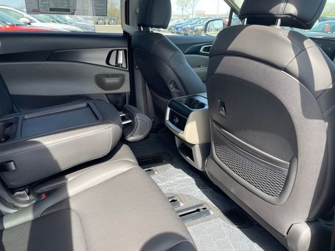 New 2026 Kia Carnival image 26