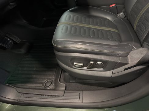 Used 2025 Rivian R1S Adventure image 17