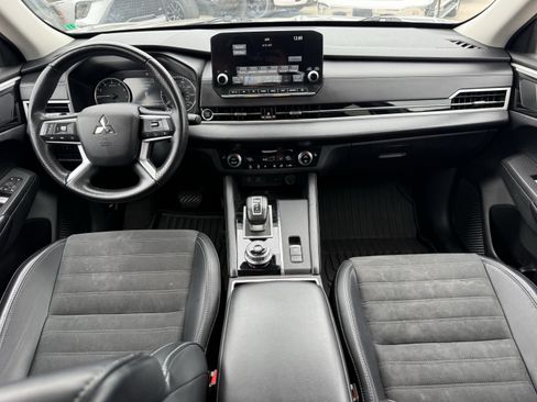 Used 2024 Mitsubishi Outlander SE FWD image 13