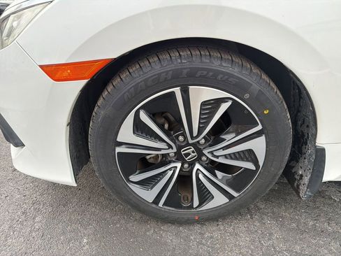 Used 2018 Honda Civic EX-L image 10