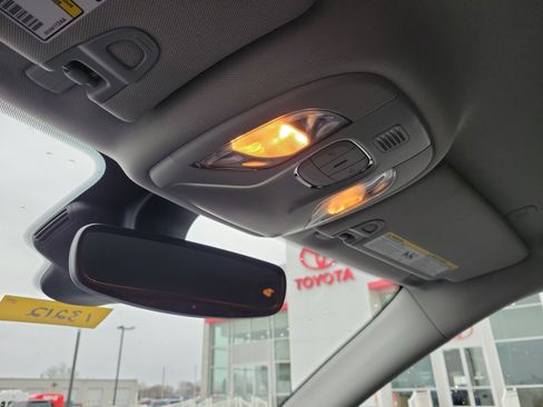 Used 2022 Jeep Compass Limited image 30