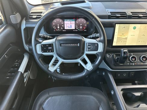 Used 2023 Land Rover Defender 130 X-Dynamic SE image 15