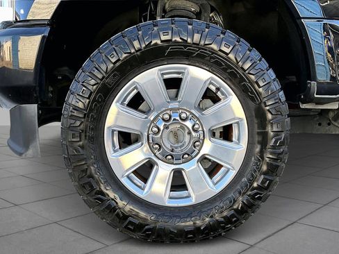 Used 2021 Ford F250 Platinum w/ FX4 Off-Road Package image 11