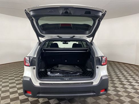 Used 2025 Subaru Outback Premium AWD/4WD image 8