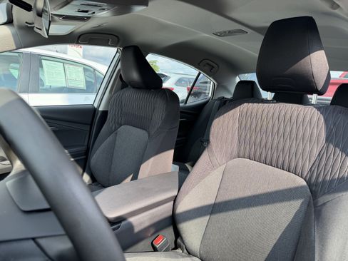 Used 2025 Toyota Camry LE AWD/4WD image 8