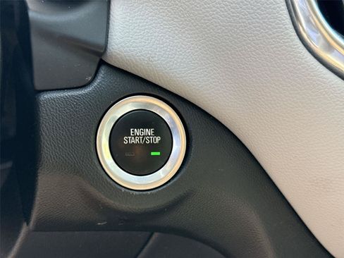 Used 2022 Chevrolet Equinox LT FWD image 15