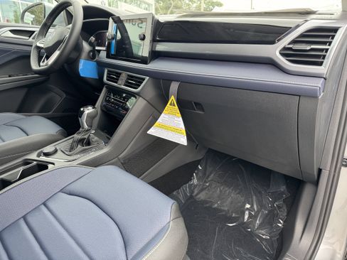 New 2025 Volkswagen Taos SEL image 13