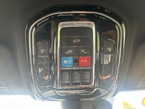 Used 2023 Jeep Grand Cherokee L Summit w/ Advanced Protech Group IV AWD/4WD image 23
