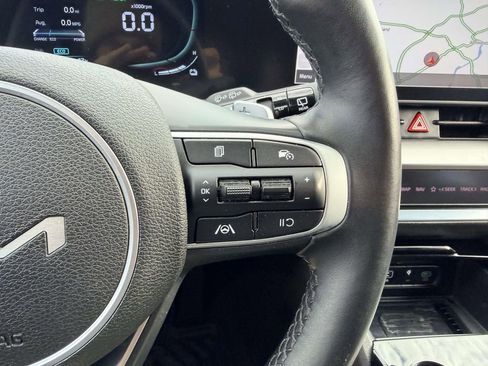 Used 2023 Kia Sportage EX image 7