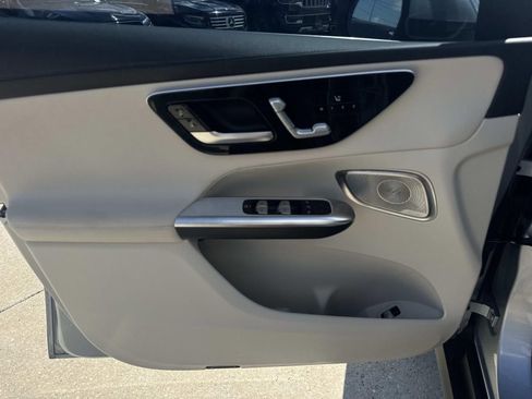Used 2023 Mercedes-Benz GLC 300 image 19