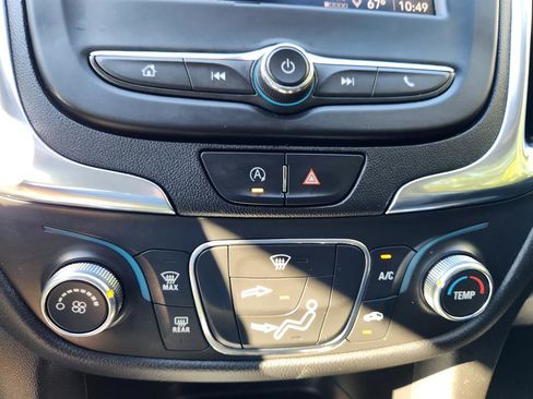 Used 2022 Chevrolet Equinox LT image 36