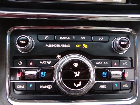 Used 2017 Lincoln Continental Reserve image 18