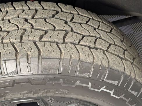 Certified 2025 GMC Sierra 2500 AT4 w/ AT4 Premium Plus Package image 9