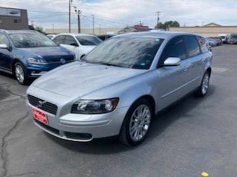 Used 2006 Volvo V50 T5 image 2