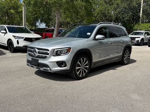 Used 2020 Mercedes-Benz GLB 250 4MATIC image 4