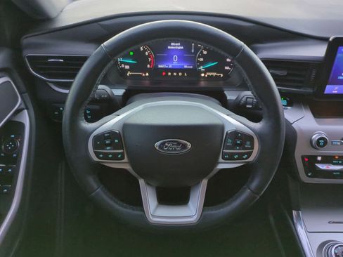 Certified 2021 Ford Explorer XLT w/ Equipment Group 202A image 24