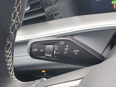 New 2026 Volkswagen Tiguan SE image 18