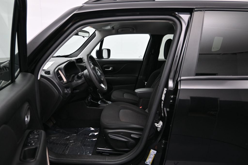 Used 2023 Jeep Renegade Latitude AWD/4WD image 20