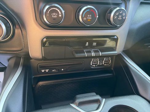 Used 2019 RAM 1500 Big Horn AWD/4WD image 25