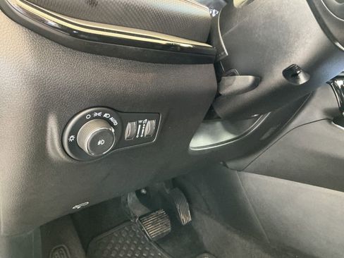 Used 2025 Jeep Compass Trailhawk AWD/4WD image 23
