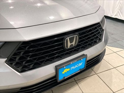 Used 2023 Honda Accord EX image 30