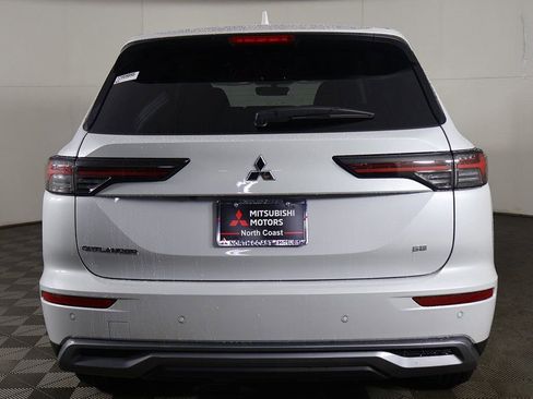 New 2026 Mitsubishi Outlander SE FWD image 14
