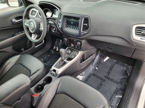 Certified 2021 Jeep Compass Latitude image 26