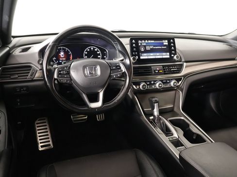 Used 2019 Honda Accord Sport image 2