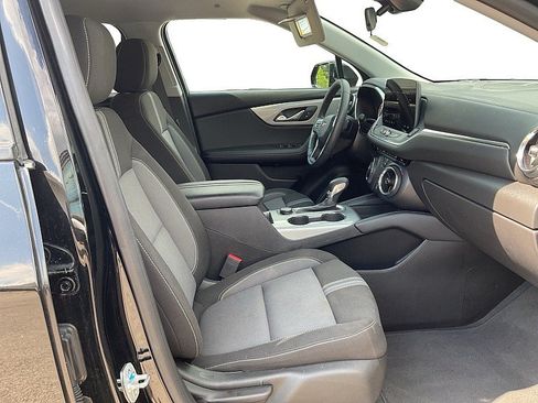 Used 2025 Chevrolet Blazer LT FWD image 11