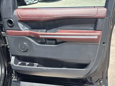 Used 2024 Ford Expedition Limited RWD image 34
