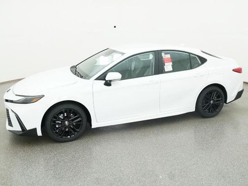 New 2026 Toyota Camry SE image 5