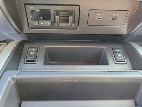 Used 2024 Nissan Titan SV w/ SV Convenience Package RWD image 31
