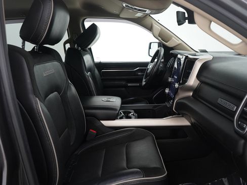 Used 2019 RAM 1500 Laramie image 10