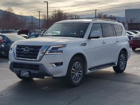 Used 2024 Nissan Armada SL image 10