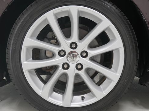 Used 2015 Toyota Avalon Limited w/ Technology Package FWD image 30