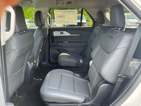 New 2026 Ford Explorer Active w/ Active Comfort Package RWD image 14