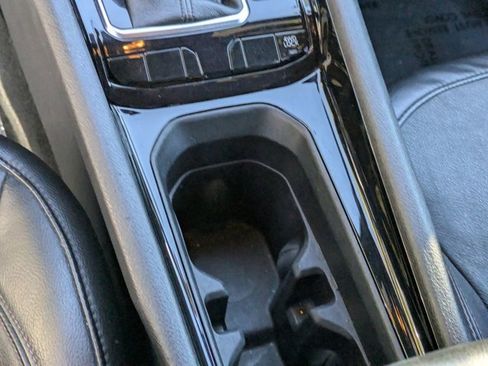 Used 2023 Jeep Compass Limited image 16