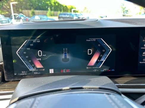 Used 2025 BMW X7 xDrive40i w/ Premium Package image 27