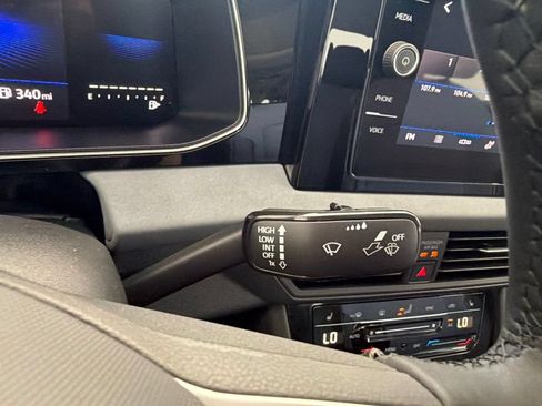 New 2026 Volkswagen Jetta SE FWD image 13