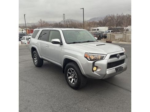 Used 2019 Toyota 4Runner TRD Off-Road Premium image 2