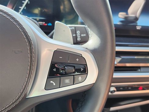 Used 2023 BMW X7 xDrive40i w/ M Sport Package image 22