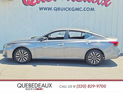 Used 2025 Nissan Altima 2.5 SV FWD image 4