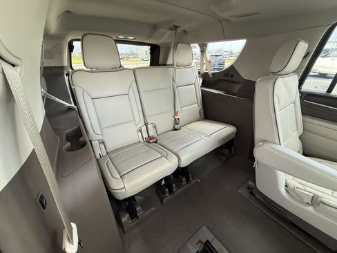 Used 2024 GMC Yukon XL Denali image 37