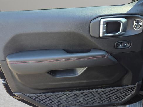 Used 2023 Jeep Wrangler Rubicon w/ Cold Weather Group image 10