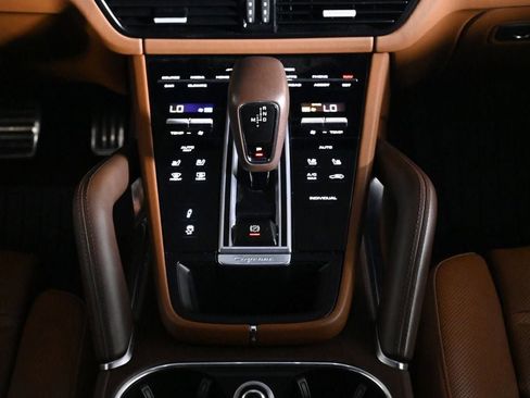 Certified 2023 Porsche Cayenne Turbo S AWD/4WD image 16