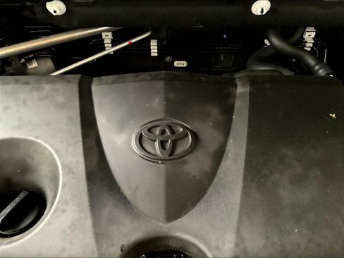 Used 2023 Toyota RAV4 LE FWD image 31