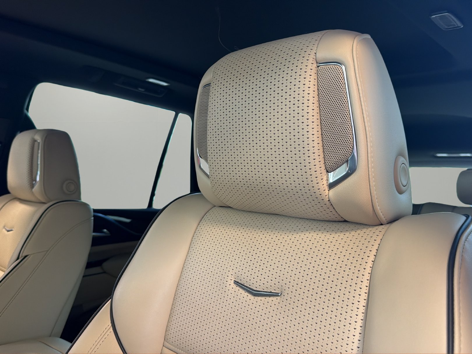 Certified 2022 Cadillac Escalade Premium Luxury RWD image 13